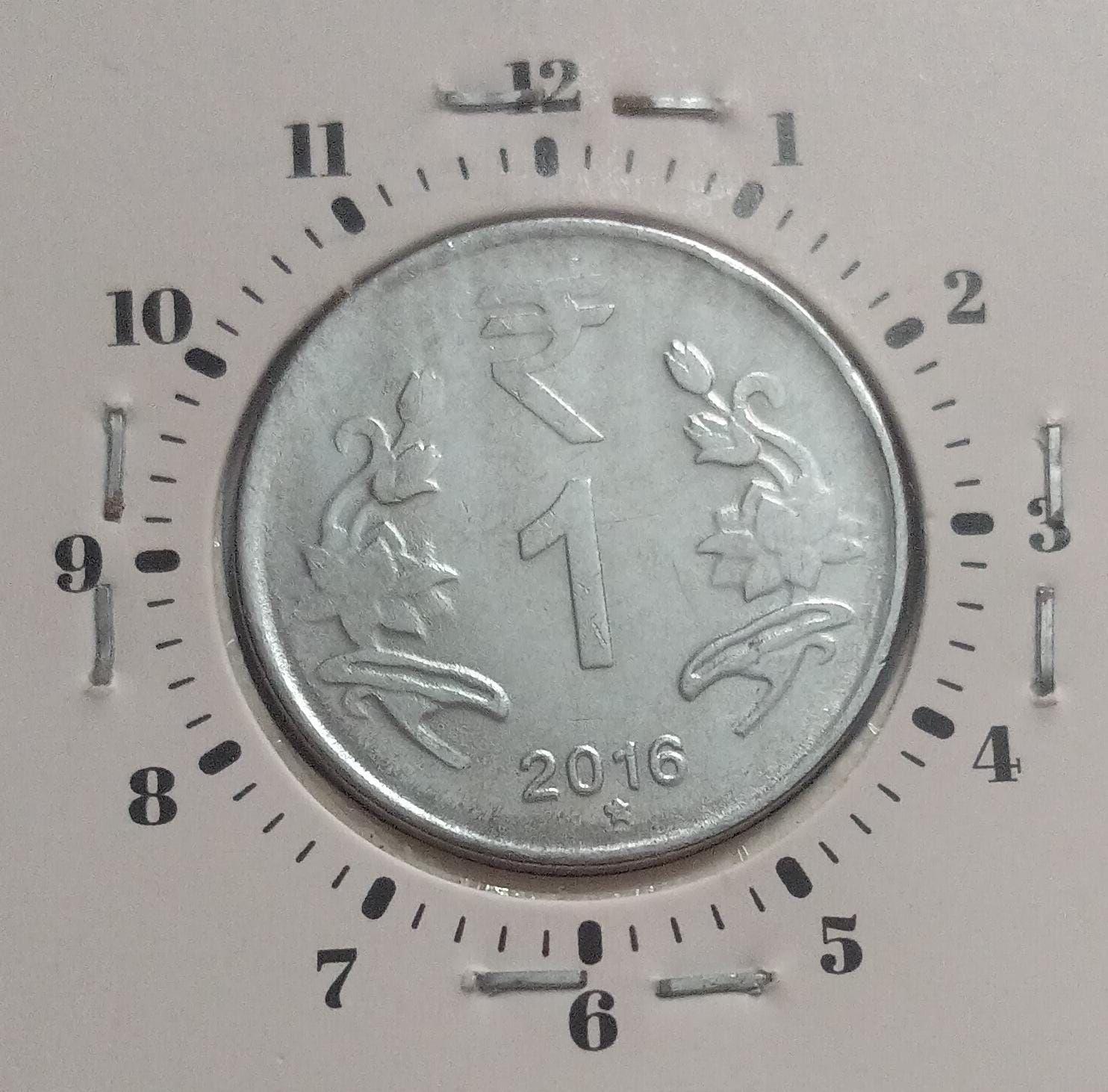 India - 2016 - 1 Rupee Hyderabad Mint 1 Oclock Rotation -ERROR Coin UNC