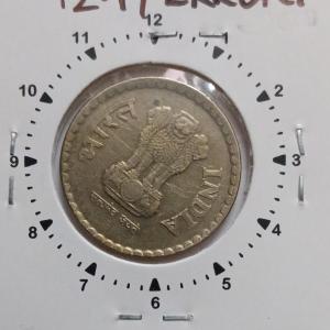 India - 5 Rupees 2009 SMALL BIG 5 RS Error Coin Used
