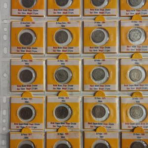 India - 1957-2002 - 25 Paise Coin Collection Set Naya Paisa Series Rhino Type Included Complete Year-Wise Collection in Coin Holder With Sticker 45 Coins