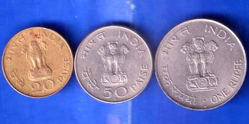 SET OF :- 3 REPUBLIC MAHATMA GANDHI'S COINS THE SAME YEAR AND DIFFERENT AMOUNT  ANH2588