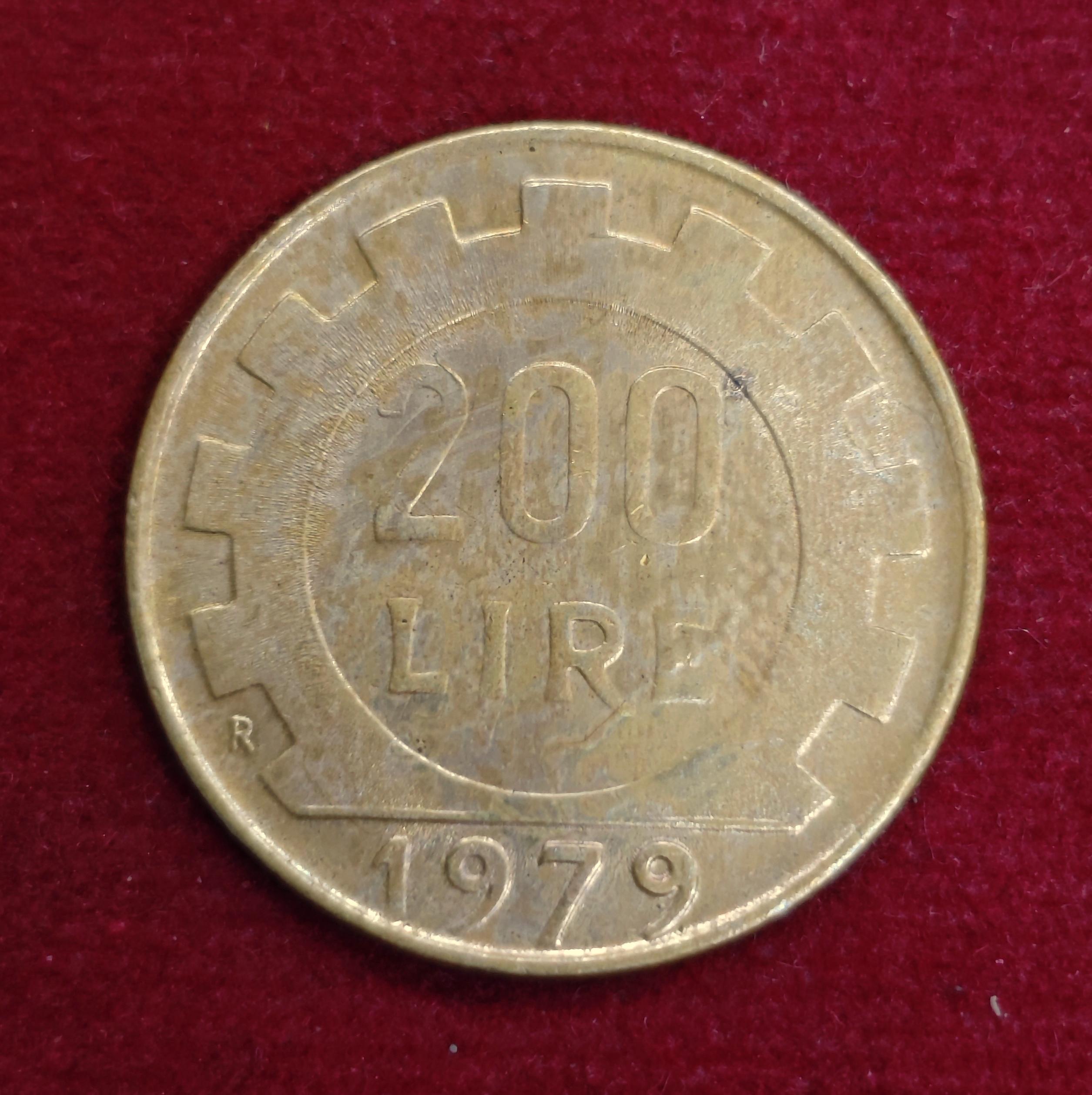 Italy 200 Lire 1979 Coin