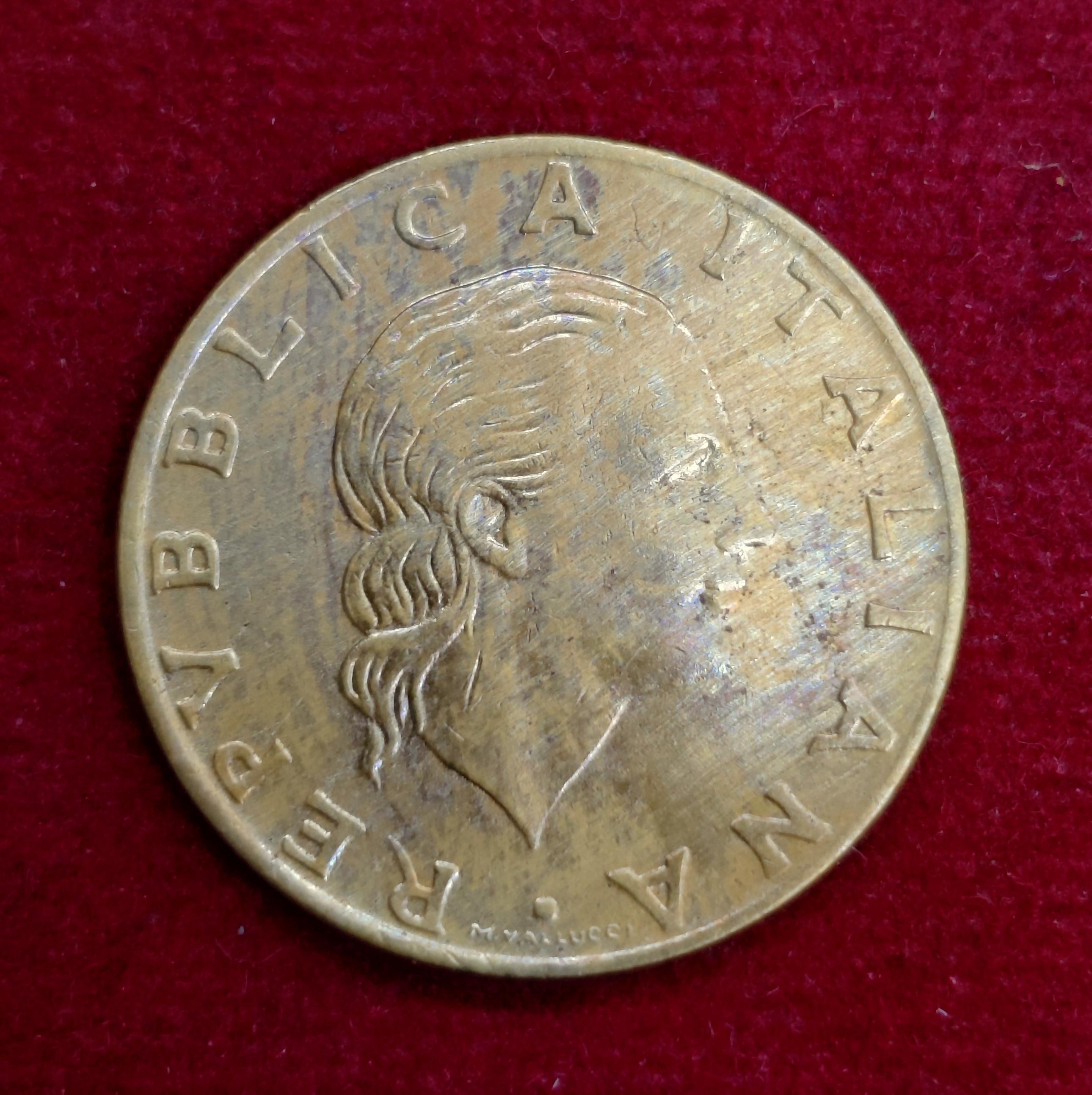 Italy 200 Lire 1979 Coin