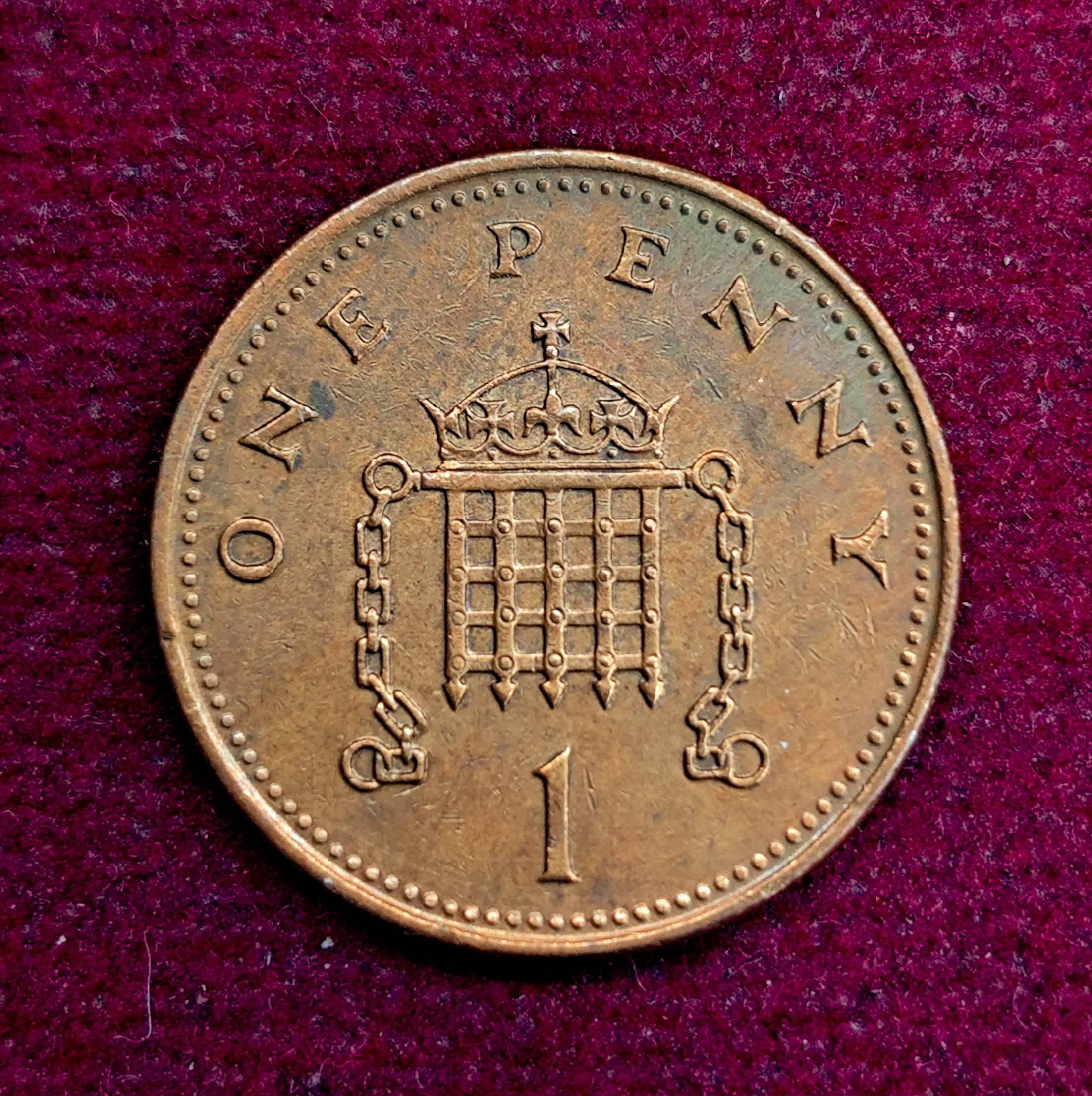 United Kingdom (UK) 1 Penny Elizabeth II 2000 Coin