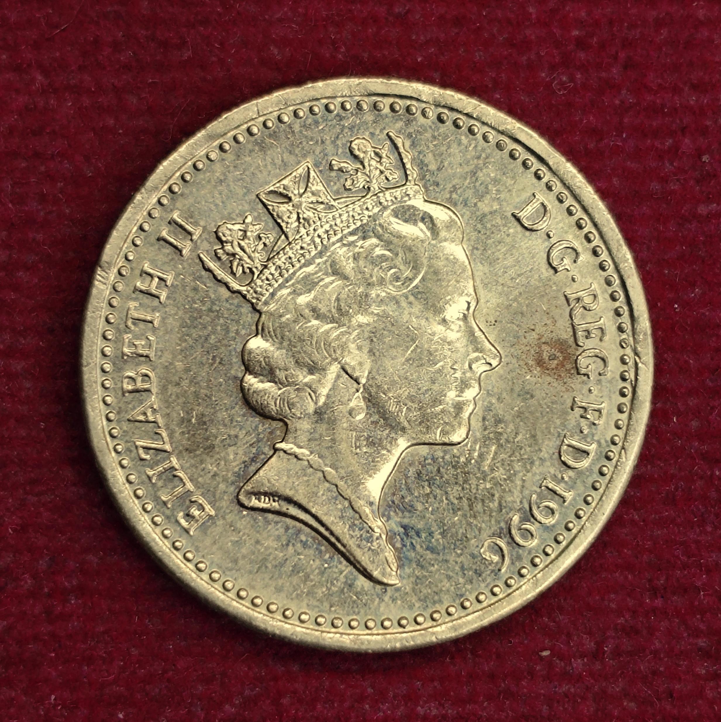 United Kingdom (UK) 1 Pound – Elizabeth II Northern Ireland Celtic Cross 1996 Commemorative Coin