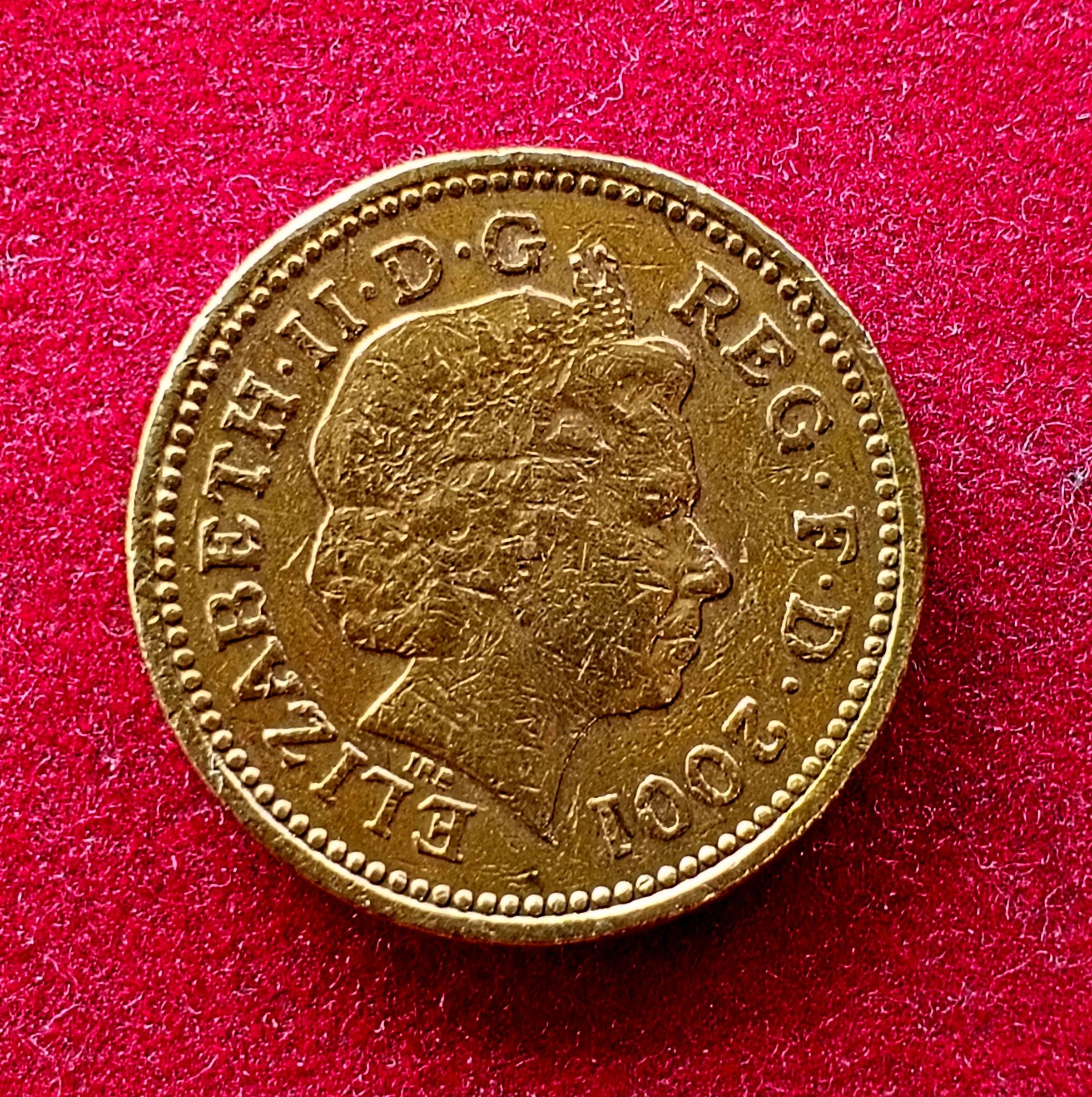 United Kingdom (UK) 1 Pound – Elizabeth II Northern Ireland Celtic Cross 1996 Commemorative Coin