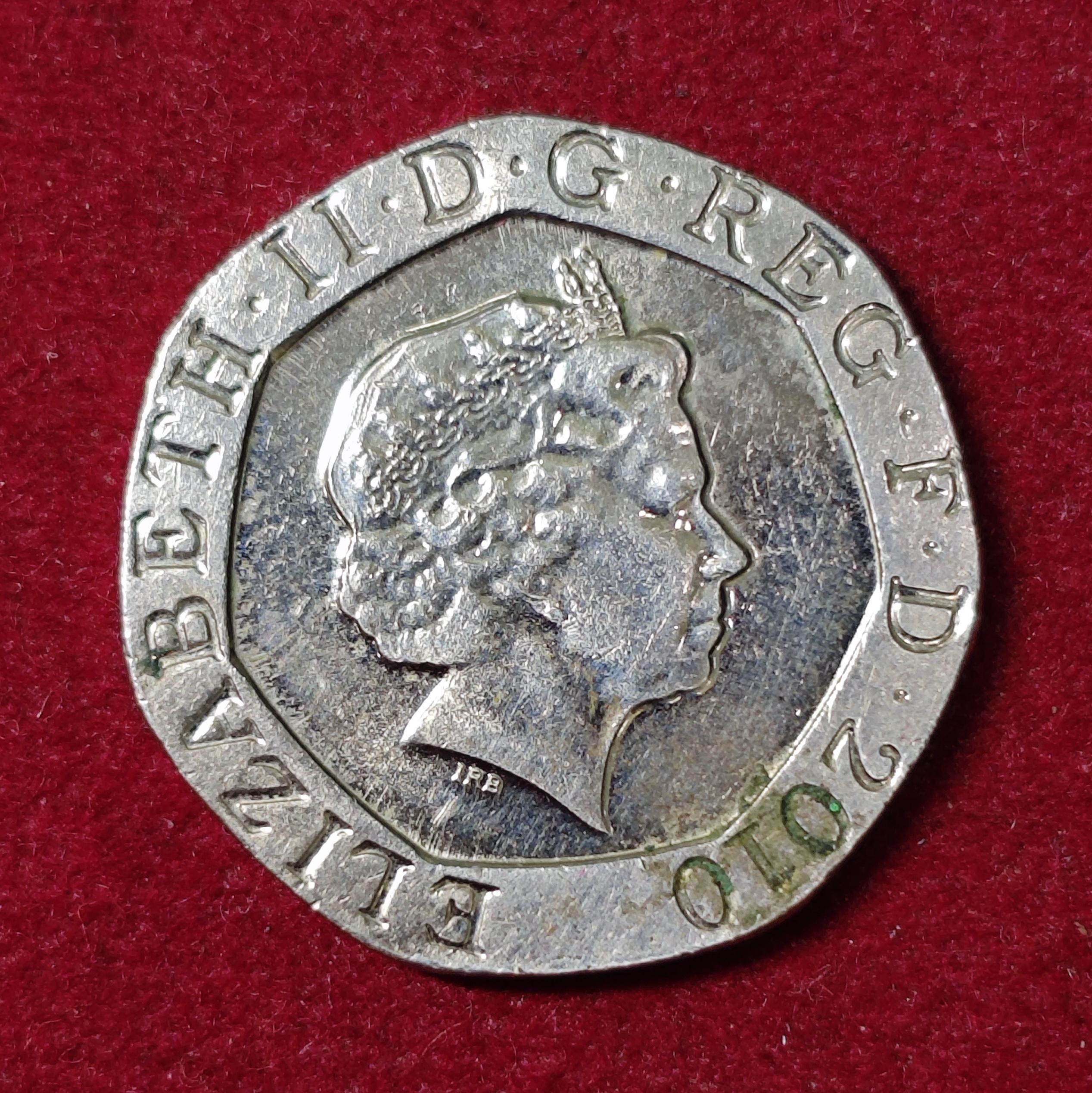 United Kingdom (UK) 20 Pence - Elizabeth II  Royal Shield 2010 Coin