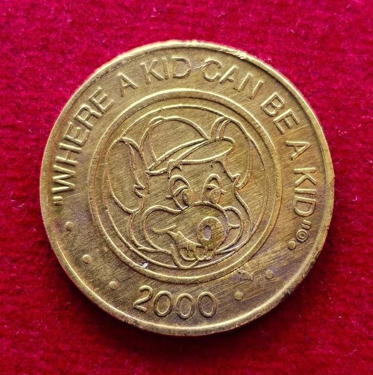United States (USA) Arcade Token - Chuck E Cheese without letter "C" on the hat 2000