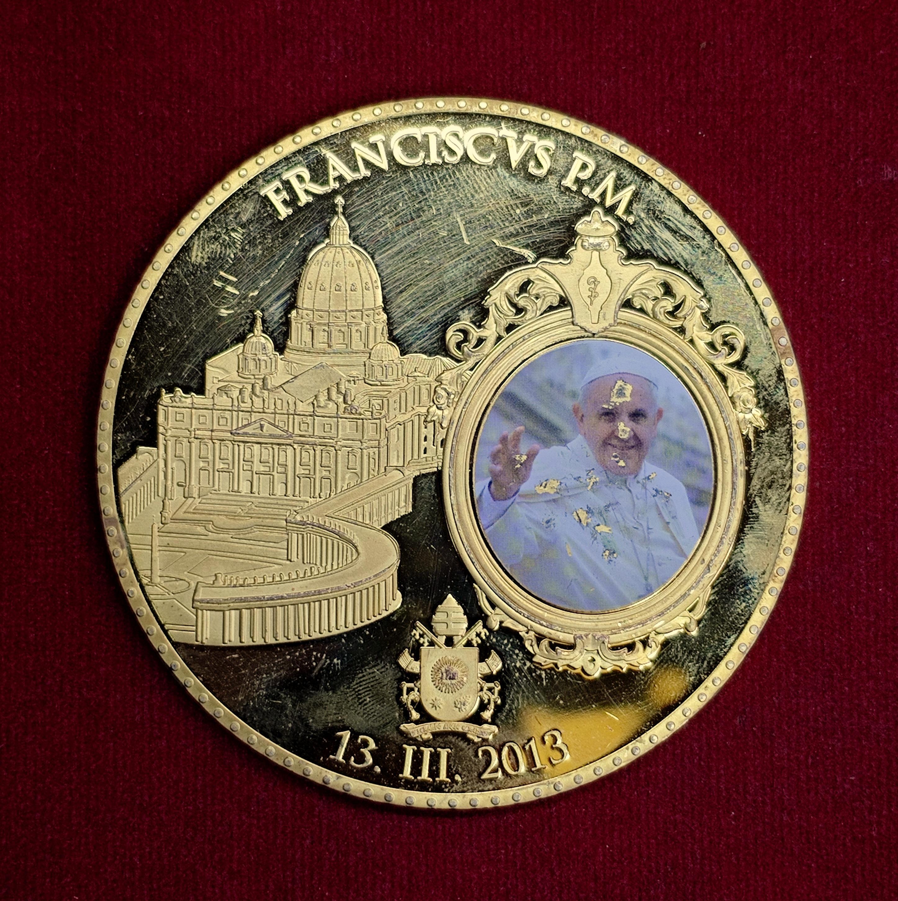 Vatican “Pope Francis – 13 March 2013” St. Peter’s Basilica Commemorative Medallion (70mm)